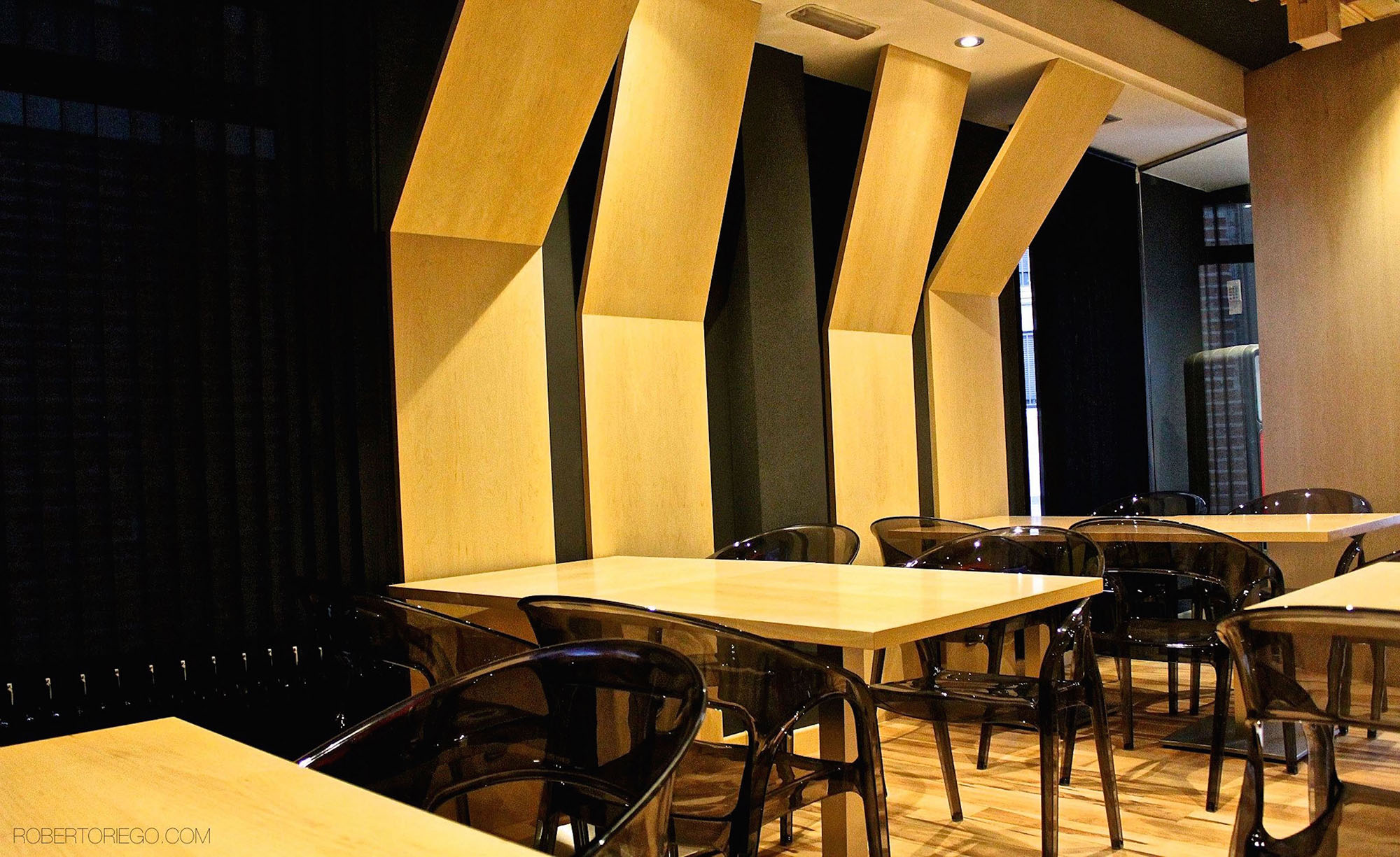Diseño de interior y decoración Restaurante Liberten Zamora - Luale Proyectos