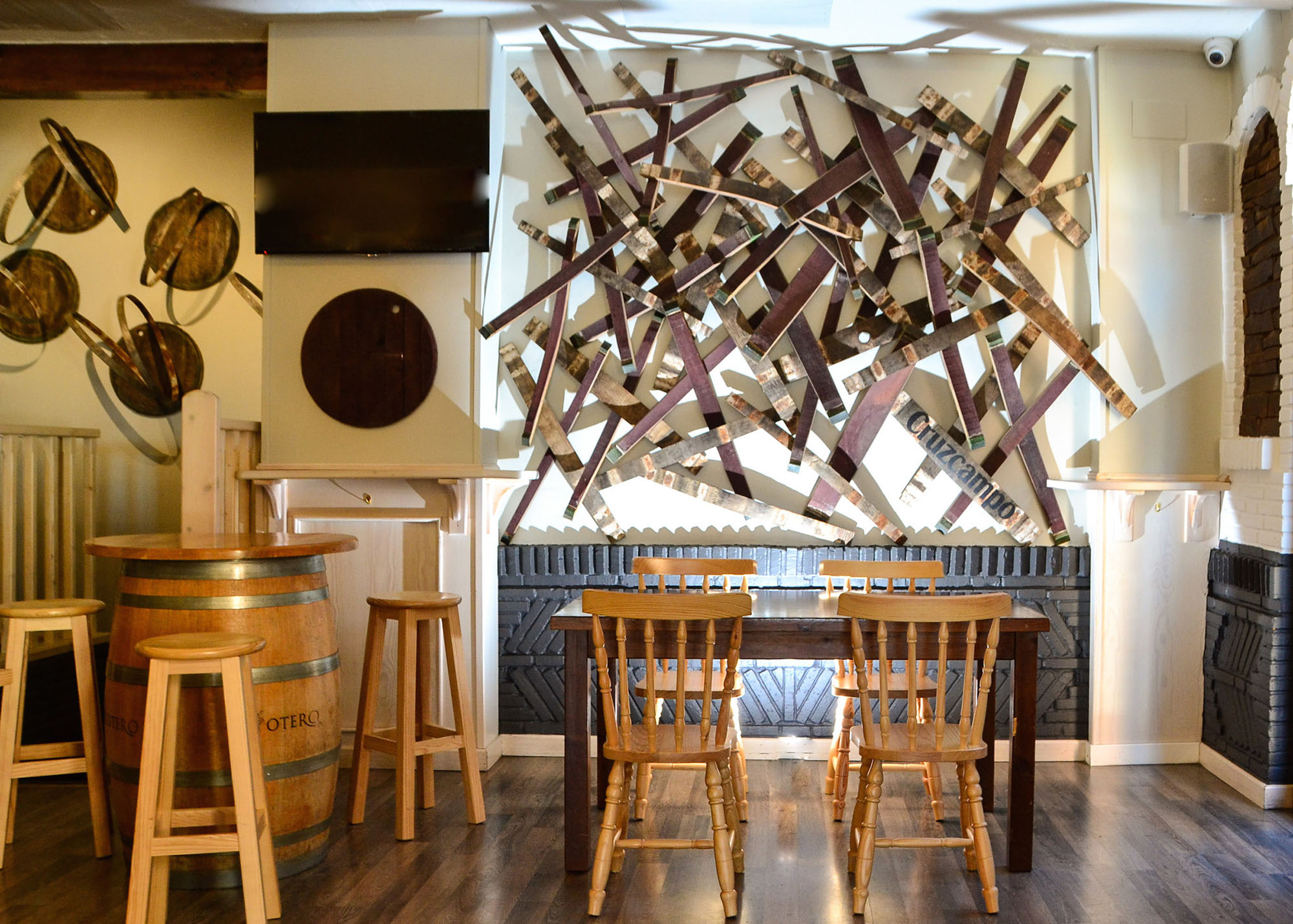 Diseño de interiores y decoración bar gran plaza