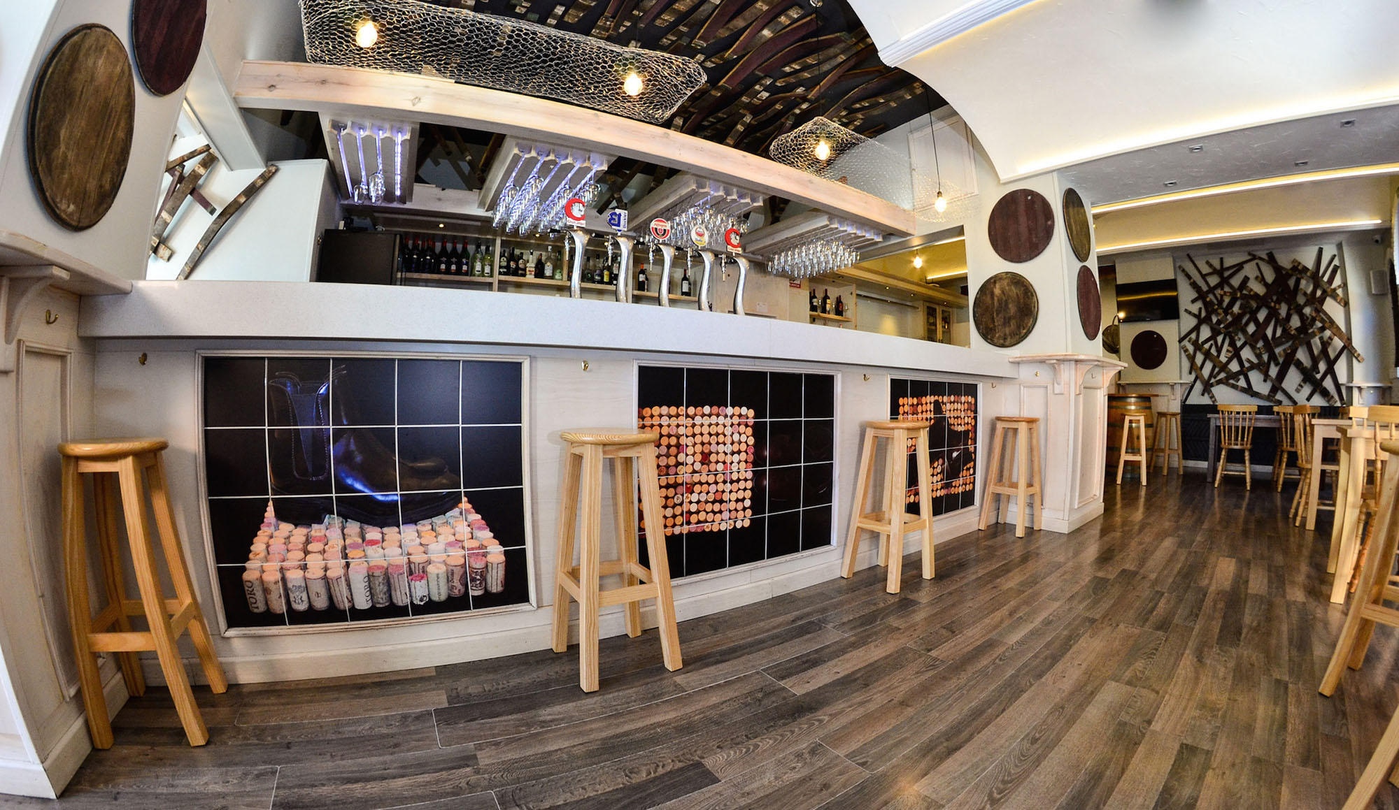 Decoración bar gran plaza