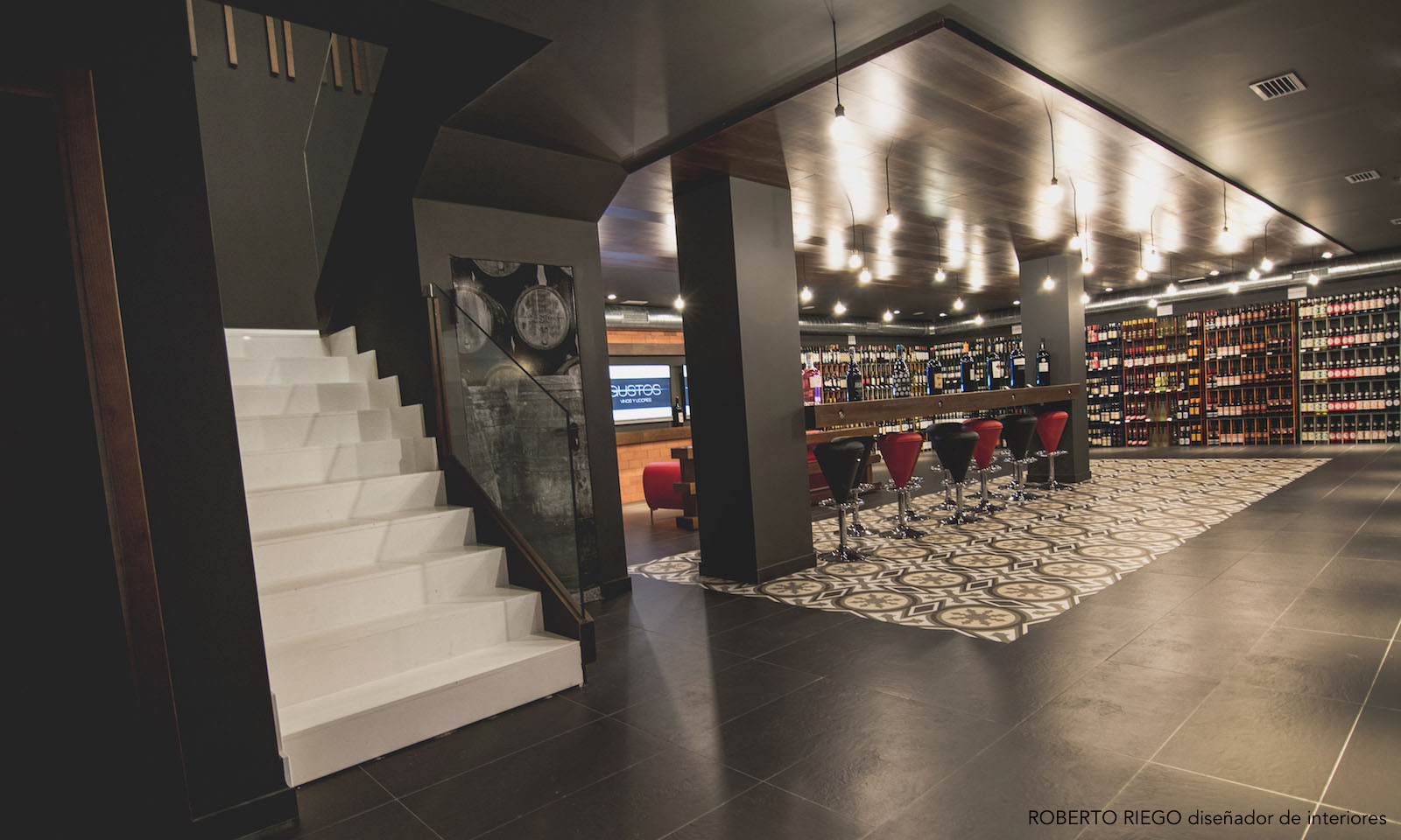 Proyecto de Interiorismo Vinoteca Gustos - Luale Proyectos