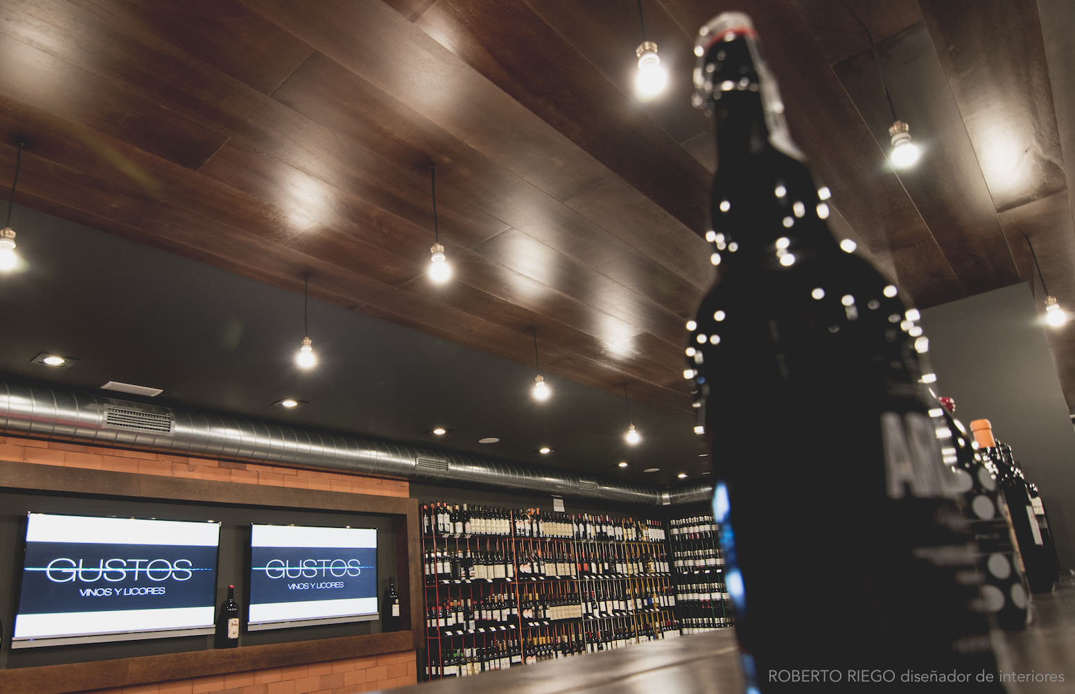 Proyecto de Interiorismo Vinoteca Gustos - Luale Proyectos