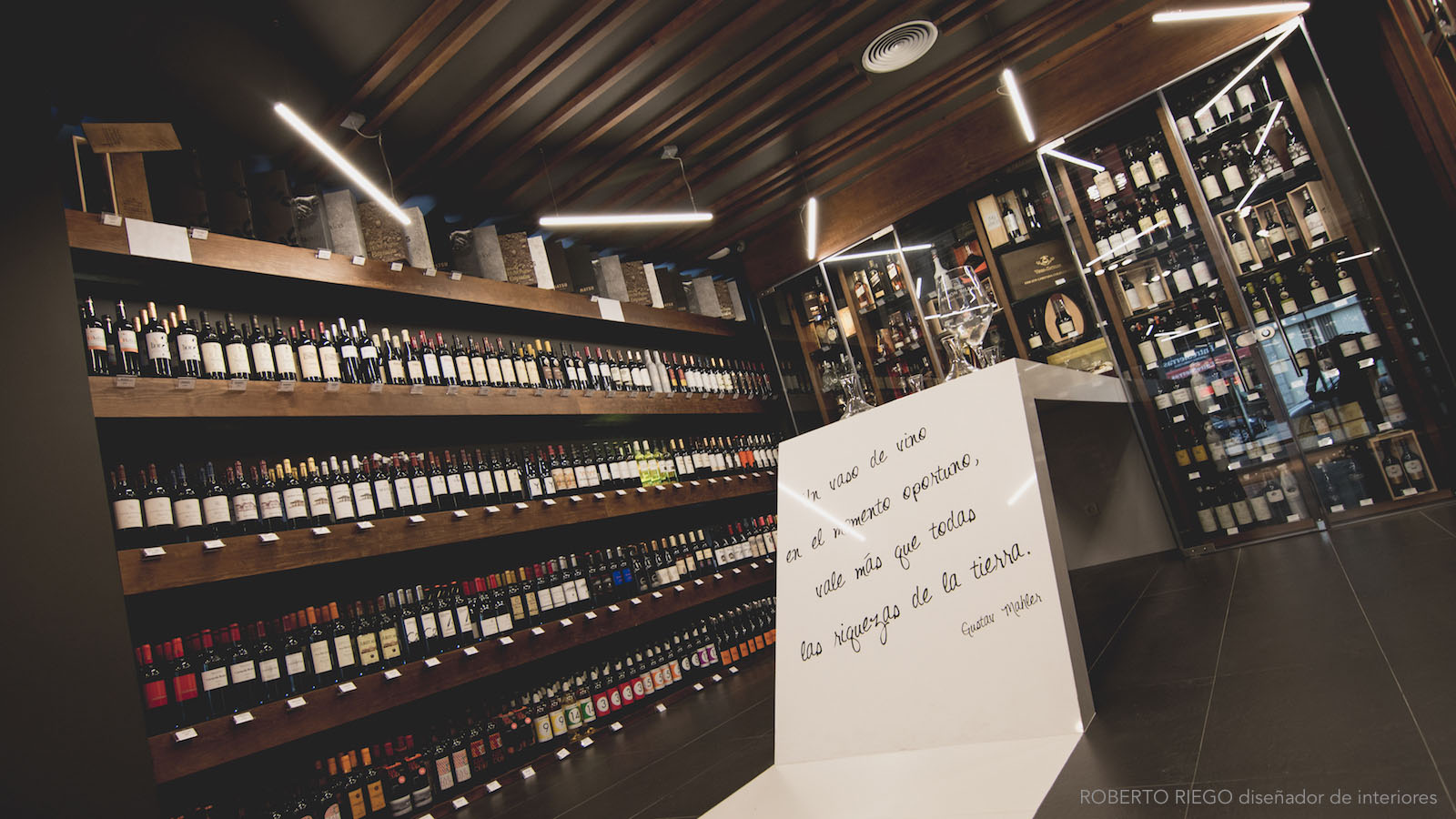 Proyecto de Interiorismo Vinoteca Gustos - Luale Proyectos