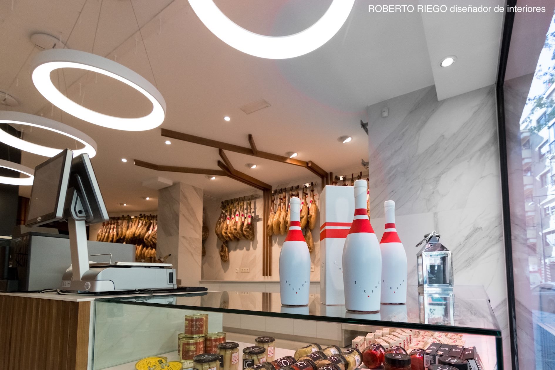 Diseño de Interiores, Decoración e Iluminación para La Jamonería de Carmen - Luale
