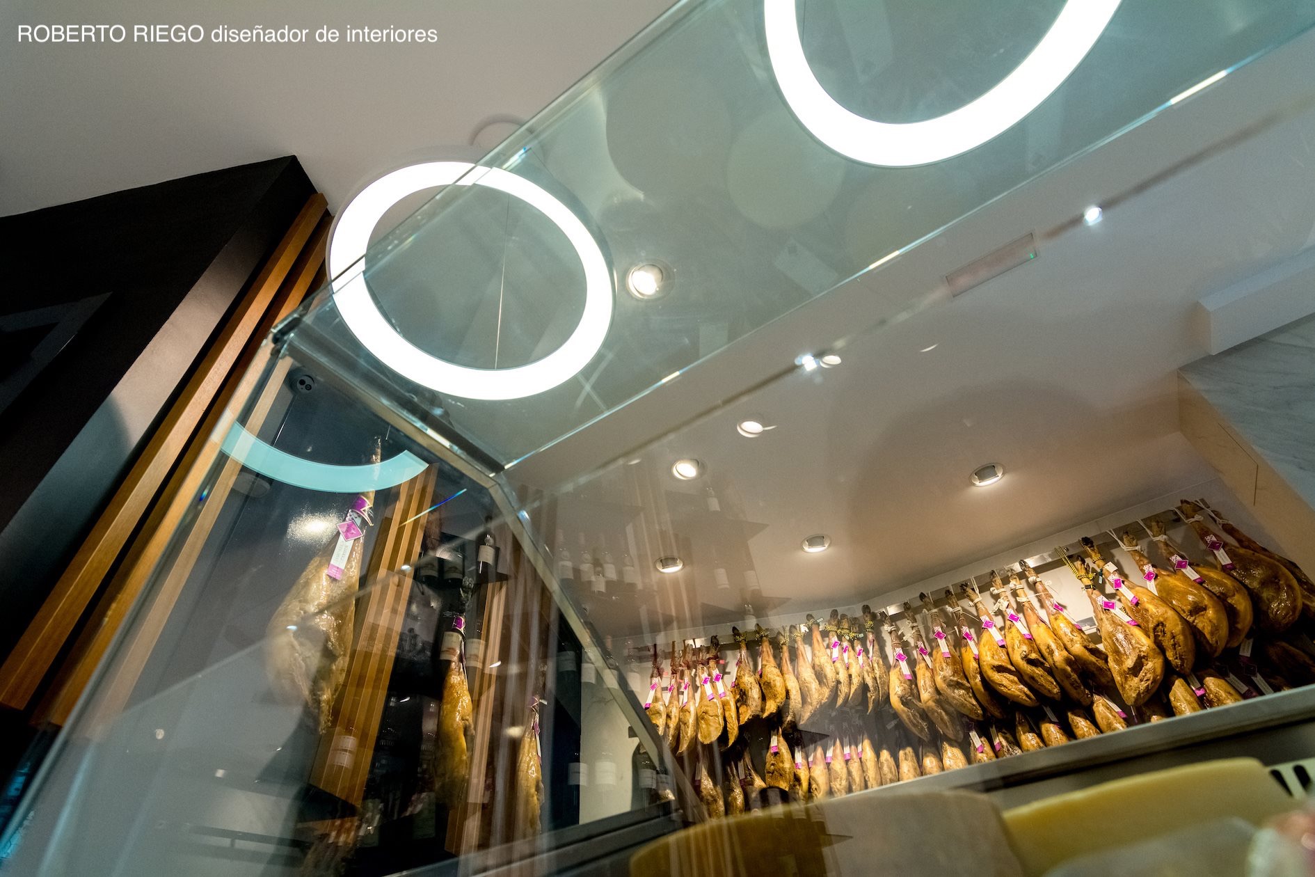 Diseño de Interiores, Decoración e Iluminación para La Jamonería de Carmen - Luale