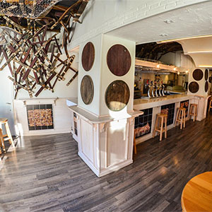 Proyecto de interiorismo en bar y restaurante – LUALE PROYECTOS