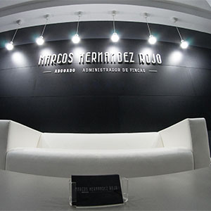 Espacio de trabajo funcional y elegante – LUALE PROYECTOS