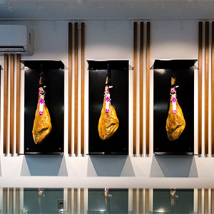 Interiorismo de tienda y escaparate – LUALE PROYECTOS
