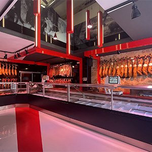 Interiorismo de tienda y escaparate – EMBUTIDOS BALLESTEROS