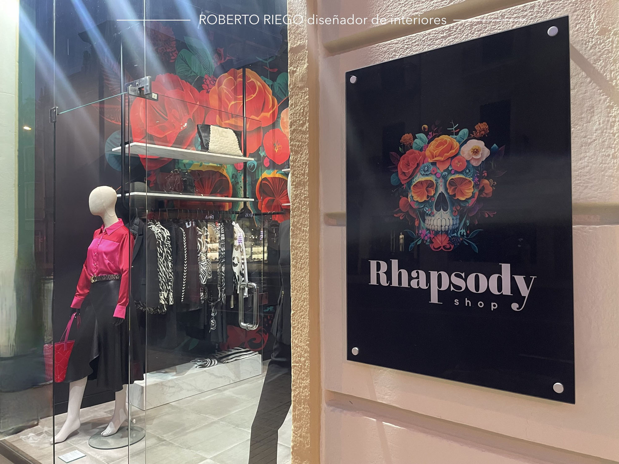 Diseño de Interior y Escaparate para tienda Rhapsody Shop Zamora - Luale Proyectos