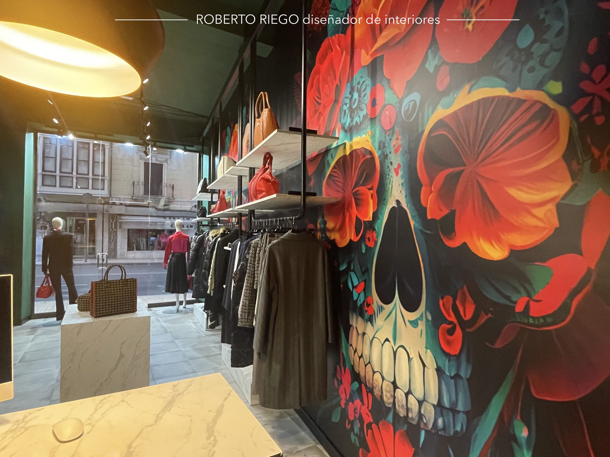 Diseño de Interior y Escaparate para tienda Rhapsody Shop Zamora - Luale Proyectos