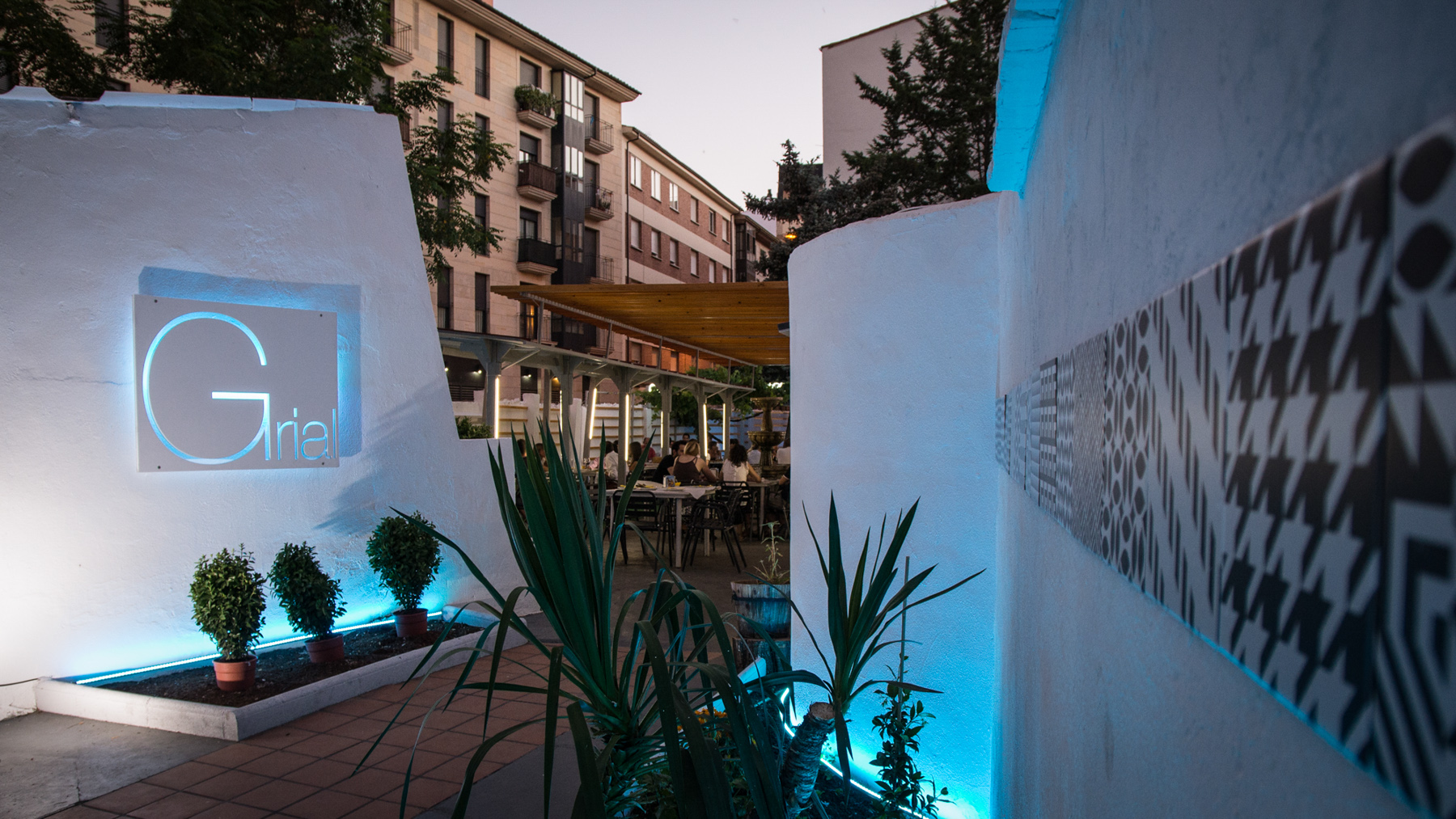Decoración Terraza Cervecería Grial Zamora