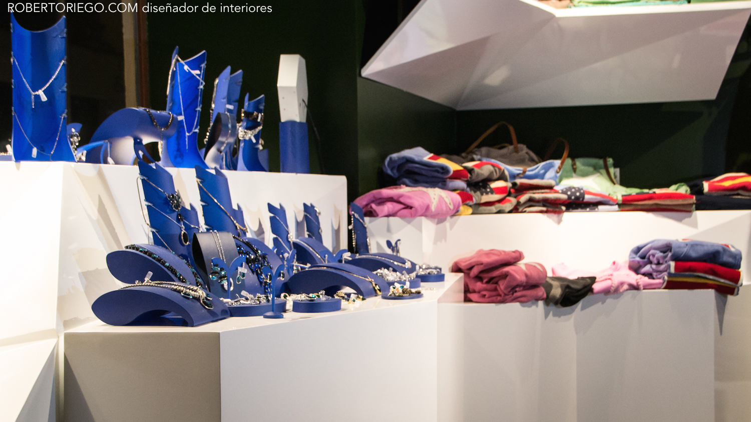 Diseño de interior y decoración Showroom Zorro Face - Luale Proyectos