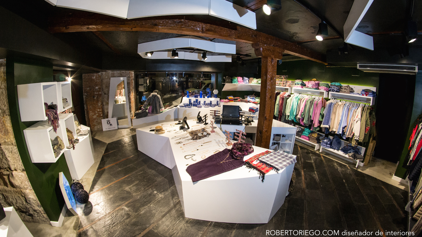 Diseño de interior Showroom Zorro Face